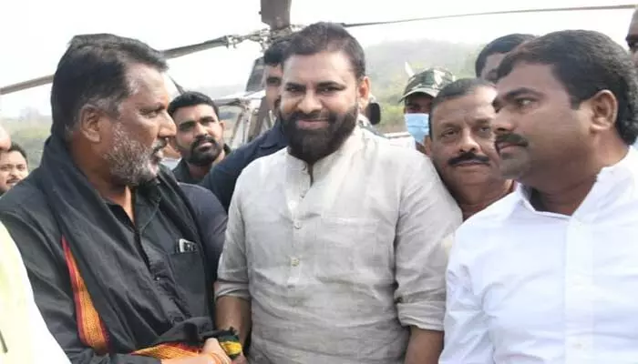 మేడిపల్లి సత్యం 2008 నుంచి తెలుసు: పవన్ కల్యాణ్ మేడిపల్లి సత్యం 2008 నుంచి తెలుసు: పవన్ కల్యాణ్