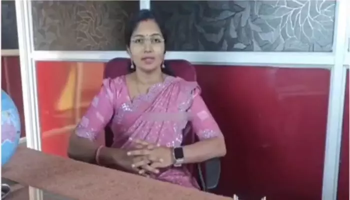 ఉదయగిరి ఎమ్మెల్యే కాకర్ల సురేష్పై మహిళ సంచలన ఆరోపణలు ఉదయగిరి ఎమ్మెల్యే కాకర్ల సురేష్పై మహిళ సంచలన ఆరోపణలు