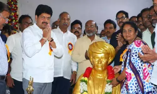 బీసీ ఉద్యోగులకు మంత్రి కీలక పిలుపు