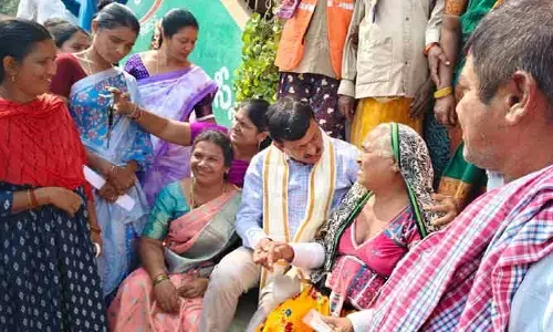 పెద్దమ్మ.. నీకు సంక్షేమ పథకాలు ఇచ్చే బాధ్యత మాదే : మంత్రి పొంగులేటి శ్రీనివాసరెడ్డి
