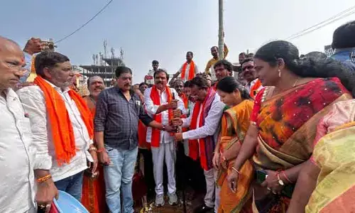 రైల్వే బ్రిడ్జి నిర్మాణాలను త్వరగా పూర్తి చేస్తాం : ఎంపీ, ఎమ్మెల్యే