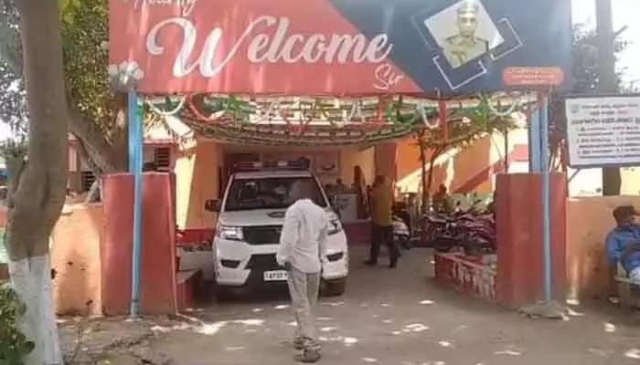 మంగళగిరిలో ఇంటర్ విద్యార్థిని కిడ్నాప్ మంగళగిరిలో ఇంటర్ విద్యార్థిని కిడ్నాప్