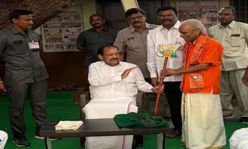 రైతులు వ్యాపారులుగా మారాలి : మాజీ ఉపరాష్ట్రపతి