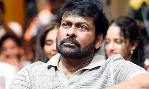 చిరంజీవిపై అస‌భ్య‌క‌ర‌మైన పోస్టులు.. బికినీ వేసి మ‌రీ ?