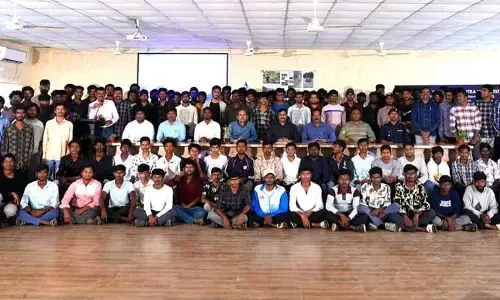 Hydraa: సేవ సేమ్ టూ సేమ్‌.. డ్యూటీ డ్రెస్ ఉండ‌దంతే