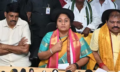 జగన్ ఫేక్ ప్రచారం మానుకో.. దమ్ముంటే అసెంబ్లీకి రా చర్చిద్దాం : మంత్రి సవిత సవాల్