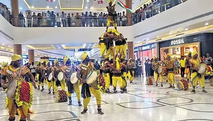 రిపబ్లిక్ డే వేడుకల్లో తొలిసారి ఒగ్గుడోలు రిపబ్లిక్ డే వేడుకల్లో తొలిసారి ఒగ్గుడోలు