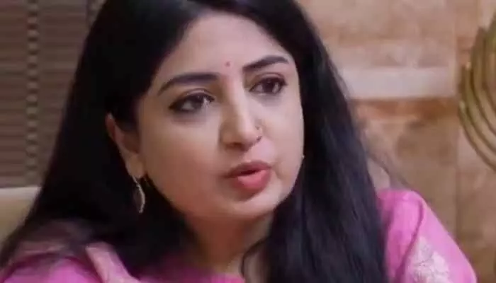 Poonam Kaur: నా న్యూడ్ వీడియోలు రిలీజ్ చేస్తామని బెదిరించారు ! Poonam Kaur: నా న్యూడ్ వీడియోలు రిలీజ్ చేస్తామని బెదిరించారు !