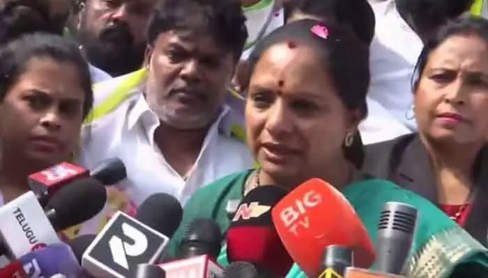 స్టేట్ పాలిటిక్స్లో సరికొత్త సెన్సేషన్.. కొత్త పార్టీపై కవిత సంచలన ప్రకటన స్టేట్ పాలిటిక్స్లో సరికొత్త సెన్సేషన్.. కొత్త పార్టీపై కవిత సంచలన ప్రకటన