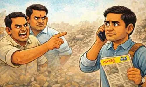 వెంచర్‌ అక్రమాలపై వార్తలు.. ‘దిశ’ రిపోర్టర్‌ కు బెదిరింపులు