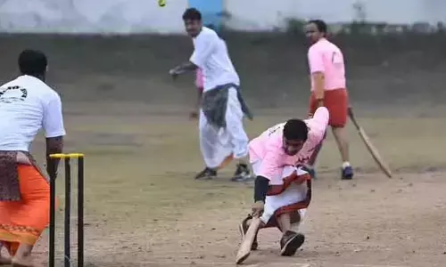 ధోతీ-కుర్తాల వినూత్న క్రికెట్ టోర్నమెంట్