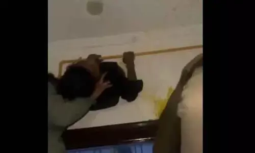 Viral: ఎరక్కపోయి వచ్చాడు.. ఇరుక్కుపోయాడు..!
