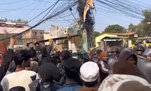 నేపాల్‌లో ఆందోళనలు తీవ్రం.. భారత్‌తో సరిహద్దు మూసివేత