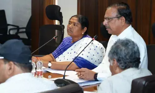 seethakka: స్వలాభం కోసం ప్రోత్సహించే సిబ్బందిపై కఠిన చర్యలు.. సమీక్షలో మంత్రి సీతక్క హెచ్చరిక