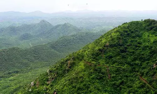 ఆరావళి పర్వత శ్రేణులు.. మన అంతరాత్మకు పరీక్ష