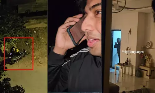 Viral: బాల్కనీలో ఇరుక్కుపోయిన యువకులు.. డెలివరీ బాయ్ సాయంతో బయటపడ్డారు.. ఎలాగంటే..?