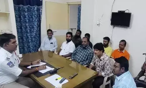 ఇకపై నో హెల్మెట్-నో ఫ్యూయల్:  ట్రాఫిక్ సీఐ భగవంత్ రెడ్డి