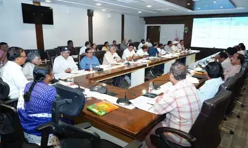 వేసవిలో ఎక్కడా కూడా తాగునీటి సమస్య రాకుండా చూడాలి : మంత్రి సీతక్క