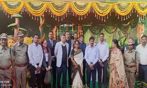 ఎగ్జిబిషన్‌లో అటవీశాఖ ప్రత్యేక స్టాల్ ప్రారంభించిన ముఖ్య సంరక్షణాధికారిణి సువర్ణ