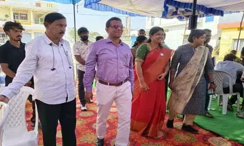 సాయం పొందిన వారి దృష్టిలో దైవంగా నిలిపేది సేవ మాత్రమే : పాల‌మూరు యూనివ‌ర్సిటీ వైస్ ఛాన్స్ ల‌ర్ ఎన్ శ్రీనివాస్
