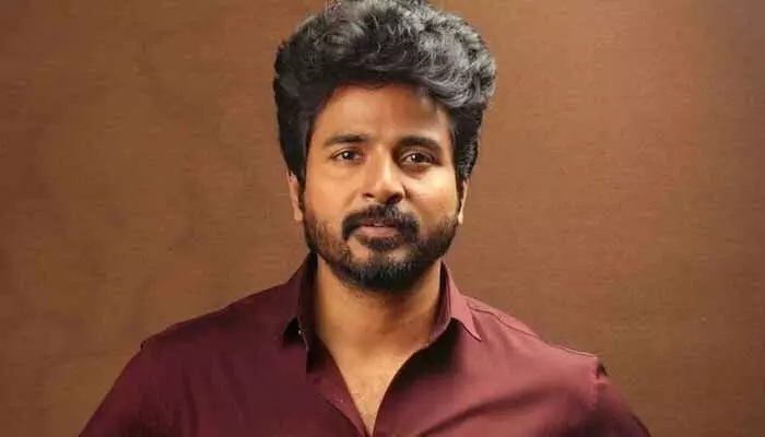 శివకార్తికేయన్కు ఊహించని అనుభవం.. నా కుటుంబాన్ని వివాదాల్లోకి లాగుతున్నారంటూ షాకింగ్ కామెంట్స్ శివకార్తికేయన్కు ఊహించని అనుభవం.. నా కుటుంబాన్ని వివాదాల్లోకి లాగుతున్నారంటూ షాకింగ్ కామెంట్స్