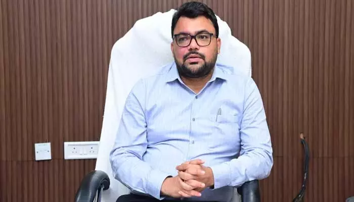 నిబంధనలు పాటించని డీలర్ల లైసెన్సులు రద్దు : కలెక్టర్ బాదావత్ సంతోష్ నిబంధనలు పాటించని డీలర్ల లైసెన్సులు రద్దు : కలెక్టర్ బాదావత్ సంతోష్