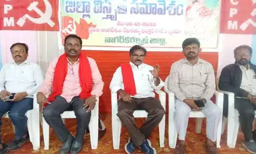 బీసీల‌కు 42 శాతం రిజ‌ర్వేష‌న్ అమ‌లు పై రాష్ట్ర ప్ర‌భుత్వం కేంద్రం పై ఒత్తిడి తేవాలి :  సీపీఎం రాష్ట్ర కార్య‌ద‌ర్శి జాన్ వెస్లీ