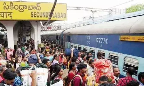 సంక్రాంతి సెలవుల ఎఫెక్ట్.. ప్రయాణికులతో కిక్కిరిసిన సికింద్రాబాద్‌ రైల్వే స్టేషన్‌