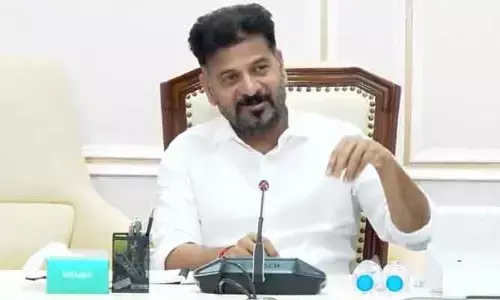 మధ్యాహ్న భోజనంలో రాజీ పడొద్దు.. విద్యా‌ శాఖ సమీక్షలో సీఎం రేవంత్ రెడ్డి