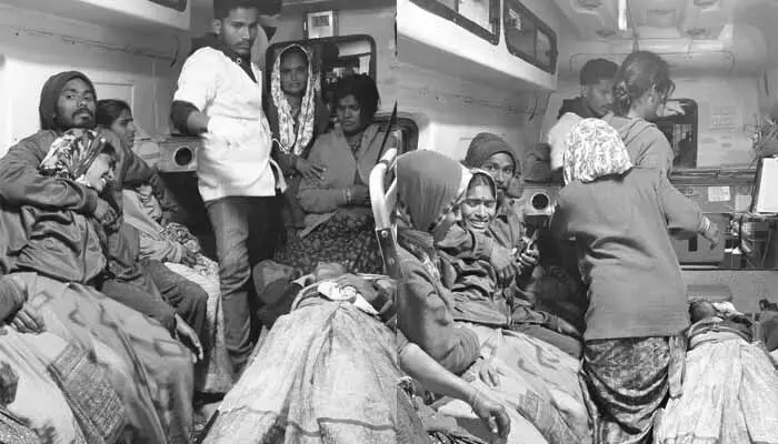 కామారెడ్డి జిల్లాలో ఆటో బోల్తా.. 15 మందికి గాయాలు