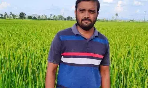 తీవ్ర విషాదం.. బైక్ అదుపుతప్పి వ్యక్తి మృతి
