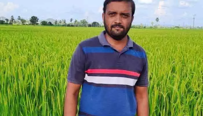 తీవ్ర విషాదం.. బైక్ అదుపుతప్పి వ్యక్తి మృతి తీవ్ర విషాదం.. బైక్ అదుపుతప్పి వ్యక్తి మృతి