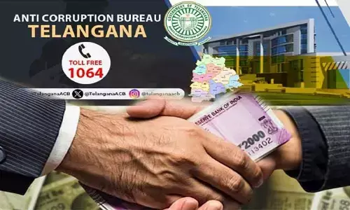 రూ. 15 వేలకు కక్కుర్తి.. లంచం తీసుకుంటూ రెడ్ హ్యాండెడ్‌గా..