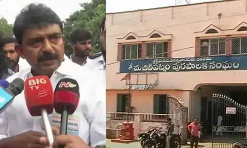 కోర్టు తీర్పు బేఖాతరు.. అధికారులపై పేర్ని నాని ఫైర్