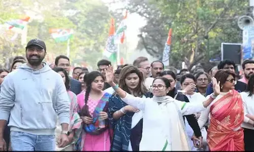 మా పార్టీ వ్యూహాలు, డేటా దొంగిలించే కుట్ర.. ఈడీ రైడ్స్‌కు వ్యతిరేకంగా దీదీ భారీ ర్యాలీ