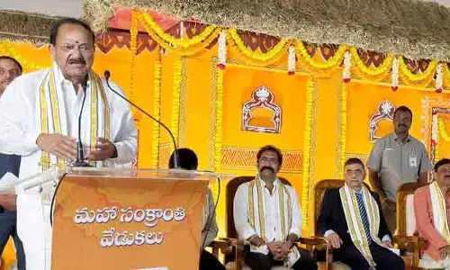 భారత్‌ను ట్రంప్ గౌరవించాల్సిందే: వెంకయ్య నాయుడు