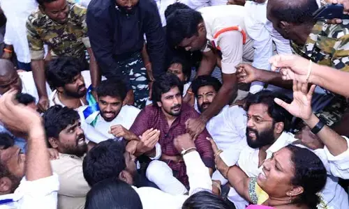 విద్యార్థి సంఘాల ధర్నా.. హోరెత్తిన తిరుపతి ఆర్డీఓ కార్యాలయం