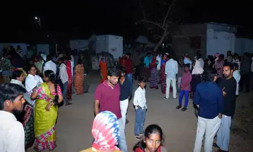 రైలు కిందపడి యువతి ఆత్మహత్య