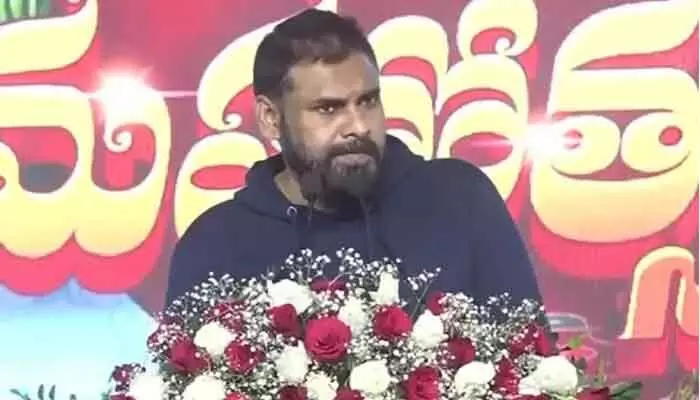 నెలలో ఒక్కసారైనా వెళ్లండి: యువ వైద్యులకు పవన్ కల్యాణ్ కీలక రిక్వెస్ట్ నెలలో ఒక్కసారైనా వెళ్లండి: యువ వైద్యులకు పవన్ కల్యాణ్ కీలక రిక్వెస్ట్