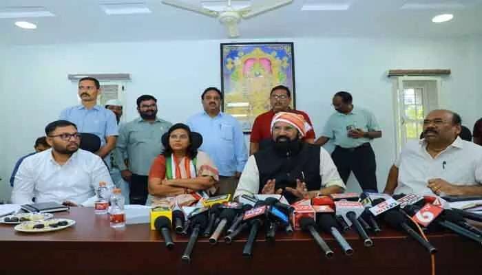 కృష్ణా- గోదావరిలో ఒక్క నీటి చుక్క కూడా వదులుకోం : మంత్రి ఉత్తమ్ కుమార్ రెడ్డి కృష్ణా- గోదావరిలో ఒక్క నీటి చుక్క కూడా వదులుకోం : మంత్రి ఉత్తమ్ కుమార్ రెడ్డి