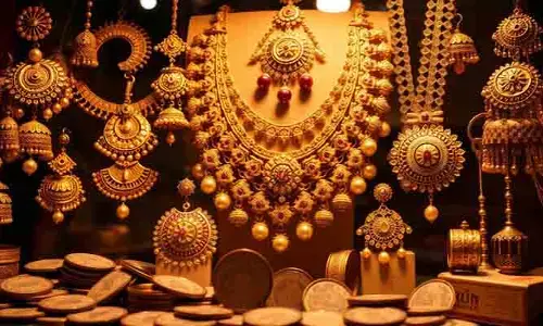 Gold: చరిత్రలో తొలిసారిగా రూ. 1.62 లక్షలకు చేరిన బంగారం ధరలు