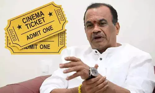 సినిమా టికెట్ రేట్ల పెంపుతో నాకు సంబంధం లేదు: మంత్రి కొమటిరెడ్డి
