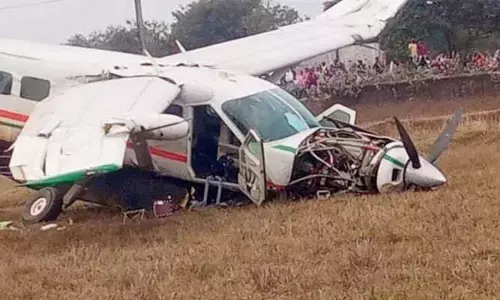 Accident: భువనేశ్వర్‌‌లో ఘోర ప్రమాదం.. కుప్పకూలిన చార్టర్డ్ ఫ్లైట్