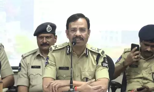 సంక్రాంతికి ఊరెళ్తున్నారా?.. నగర ప్రజలకు సీపీ సజ్జనార్ కీలక సూచనలు