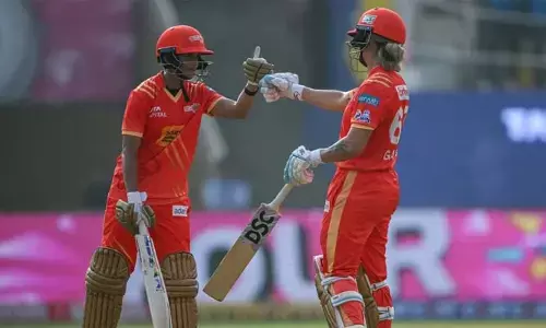 WPL 2026 : 207 రన్స్ కొట్టినా కష్టంగానే గెలిచిన గుజరాత్.. టెన్షన్ పెట్టిన యూపీ బ్యాటర్ లిచ్‌ఫీల్డ్
