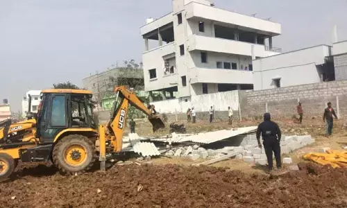Hydra : జ‌ల‌మండ‌లి భూమిని కాపాడిన హైడ్రా.. 4 ఎక‌రాల చుట్టూ ఫెన్సింగ్