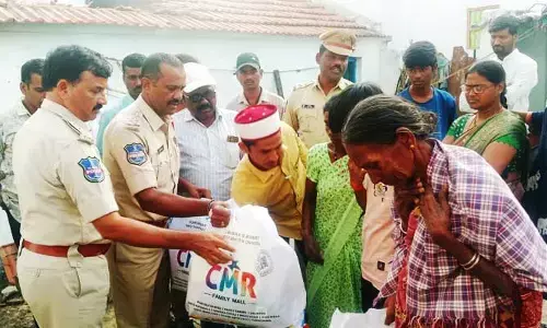 ఖాకీ గుండెల వెనక కారుణ్యం