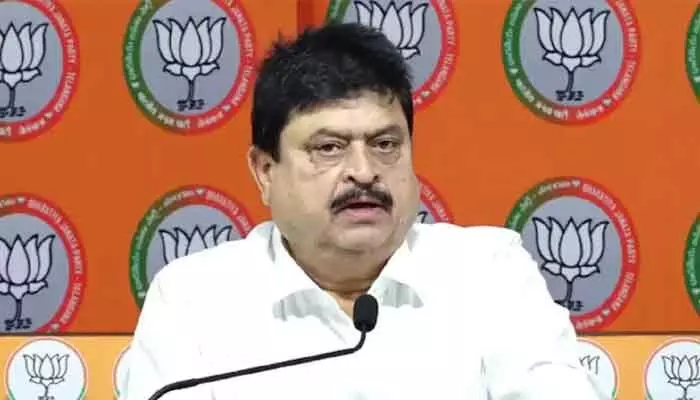 నిజామాబాద్ పేరును ఇందూరుగా మారుస్తాం: బీజేపీ చీఫ్ రాంచందర్ రావు నిజామాబాద్ పేరును ఇందూరుగా మారుస్తాం: బీజేపీ చీఫ్ రాంచందర్ రావు