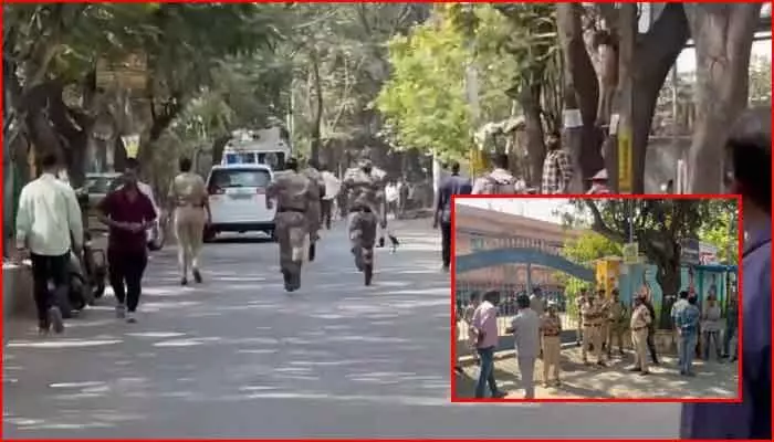 చిక్కడపల్లి సెంట్రల్ లైబ్రరీ ప్రాంతంలో తీవ్ర ఉద్రిక్తత.. భారీగా మోహరించిన పోలీసులు చిక్కడపల్లి సెంట్రల్ లైబ్రరీ ప్రాంతంలో తీవ్ర ఉద్రిక్తత.. భారీగా మోహరించిన పోలీసులు