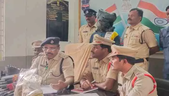 ఓపీఎం మాదకద్రవ్యాన్ని విక్రయిస్తున్న వ్యక్తి అరెస్ట్ ఓపీఎం మాదకద్రవ్యాన్ని విక్రయిస్తున్న వ్యక్తి అరెస్ట్